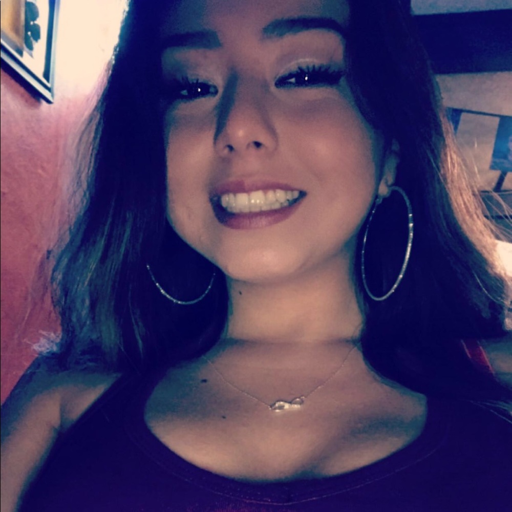 Meet your Posher, Yuli